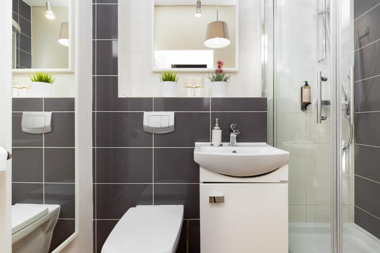 Apartment Warsaw Hoza By Noclegi Renters Buitenkant foto