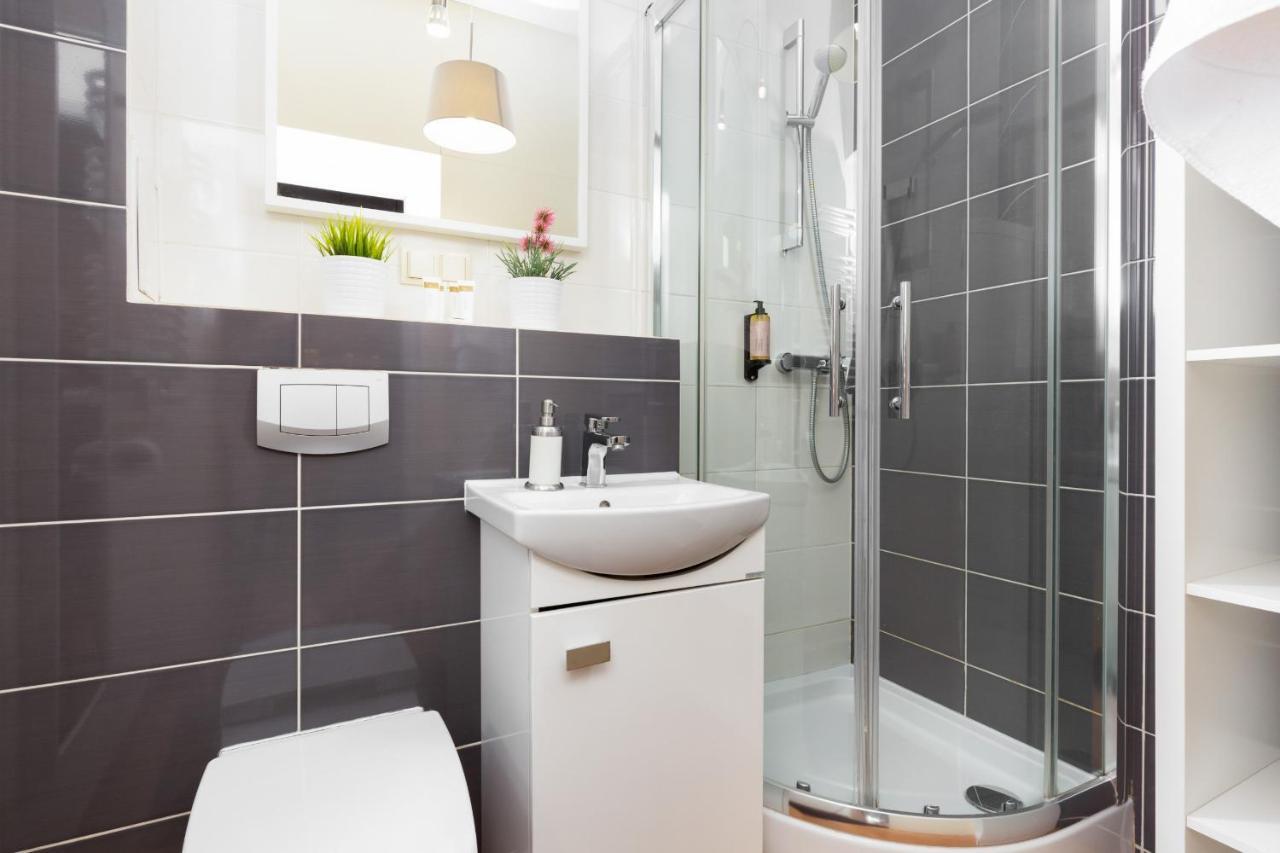 Apartment Warsaw Hoza By Noclegi Renters Buitenkant foto